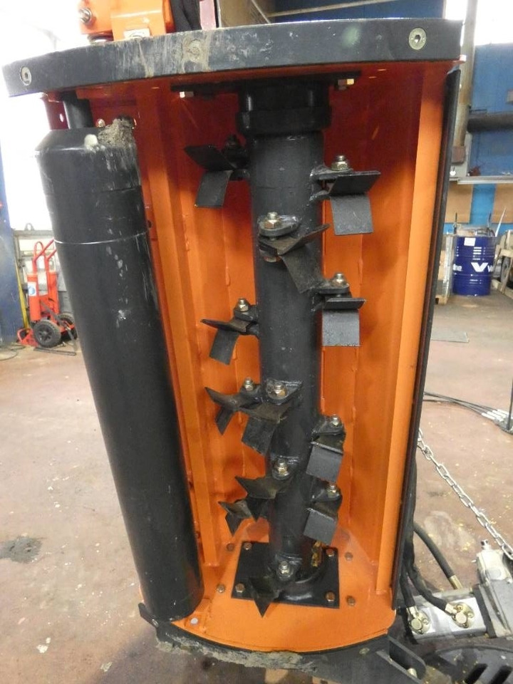 AM80 Puomimurskain  - جزازة رافعة: صورة 3 AM80 Puomimurskain  - جزازة رافعة: صورة 3