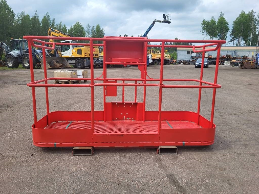 Manitou 200 ATJ kori - الرأسي رفع الصاري: صورة 3 Manitou 200 ATJ kori - الرأسي رفع الصاري: صورة 3