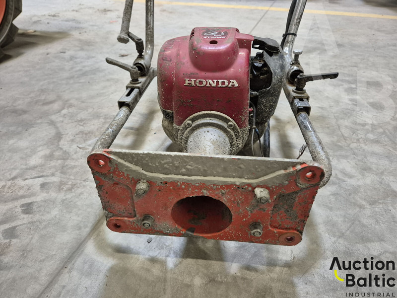 Atlas-Copco - لوحة اهتزازية: صورة 5 Atlas-Copco - لوحة اهتزازية: صورة 5