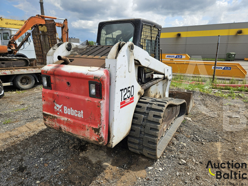 Bobcat T 250 - اللودر المجنزر: صورة 4 Bobcat T 250 - اللودر المجنزر: صورة 4