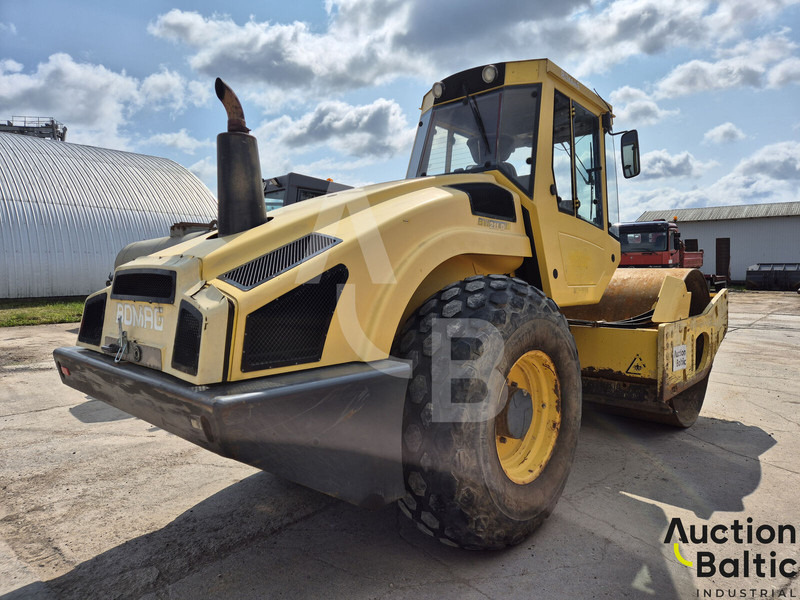 Bomag BW 211 D-4 - مدحلة: صورة 3 Bomag BW 211 D-4 - مدحلة: صورة 3