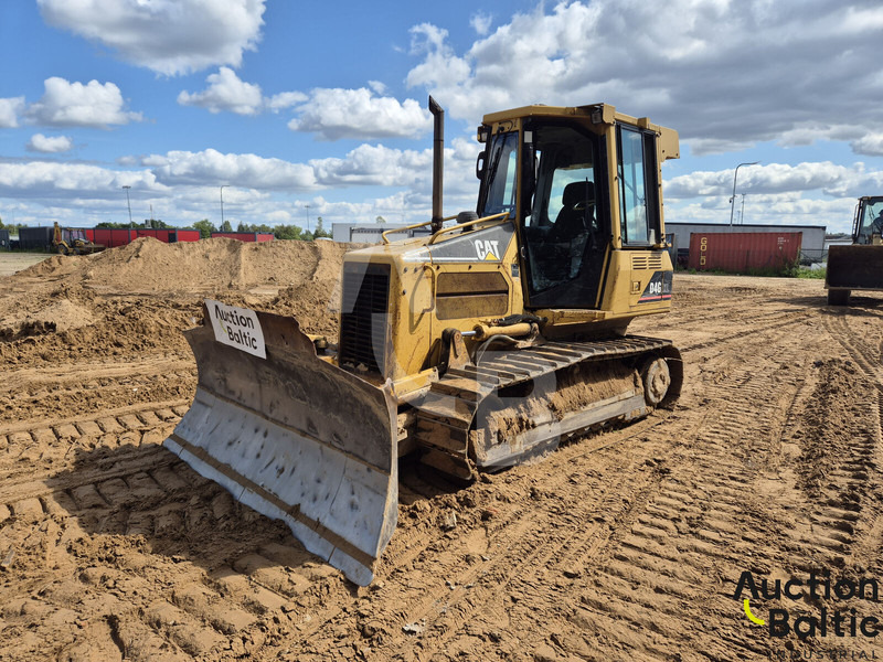 Caterpillar D 4 G - جرافة: صورة 1 Caterpillar D 4 G - جرافة: صورة 1