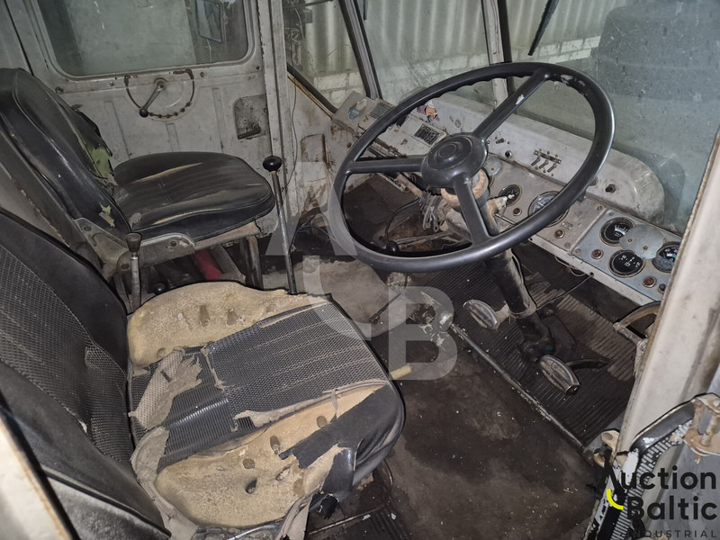 ЧТЗ T-150K - جرار: صورة 4 ЧТЗ T-150K - جرار: صورة 4