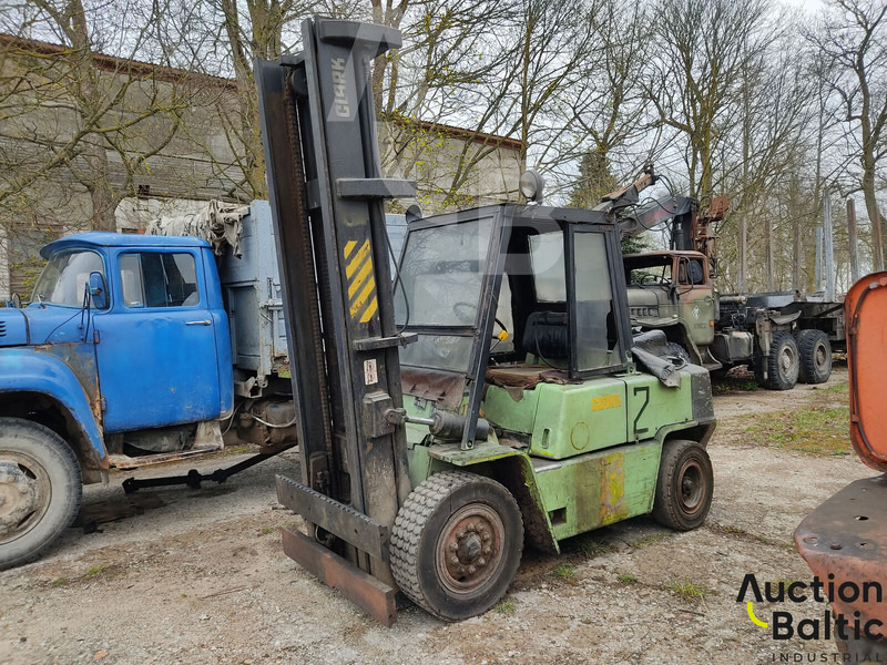 Clark C500 Y100 LPG - رافعة شوكية تعمل بالغاز: صورة 1 Clark C500 Y100 LPG - رافعة شوكية تعمل بالغاز: صورة 1