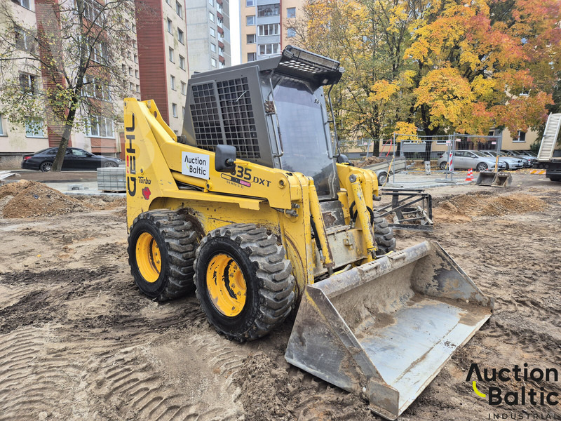 Gehl 5635 DXT 2 - شيول صغير: صورة 1 Gehl 5635 DXT 2 - شيول صغير: صورة 1