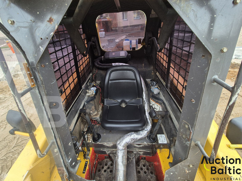 Gehl 5635 DXT 2 - شيول صغير: صورة 5 Gehl 5635 DXT 2 - شيول صغير: صورة 5