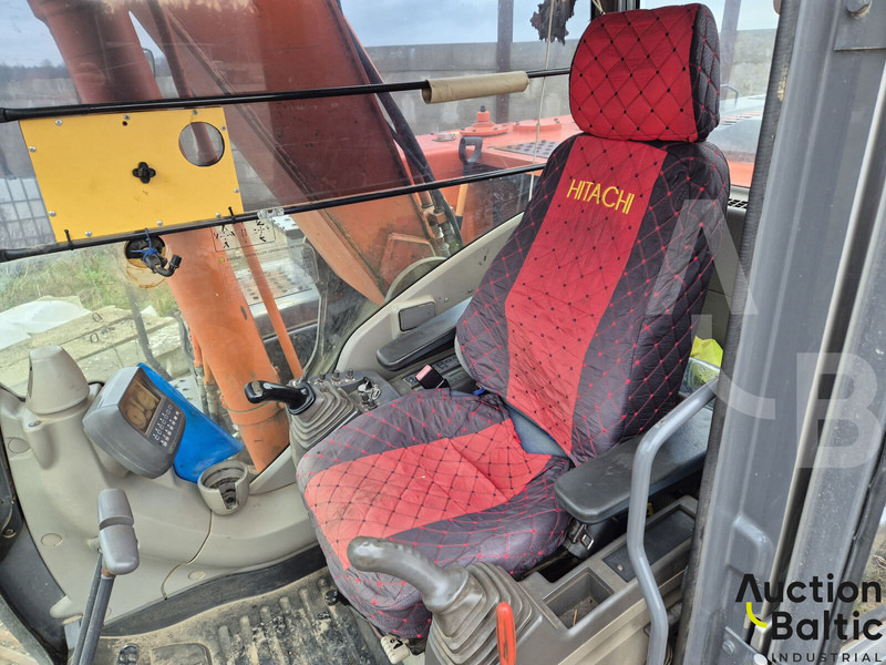 Hitachi ZX 210 LC-3 - حفار زحاف: صورة 5 Hitachi ZX 210 LC-3 - حفار زحاف: صورة 5