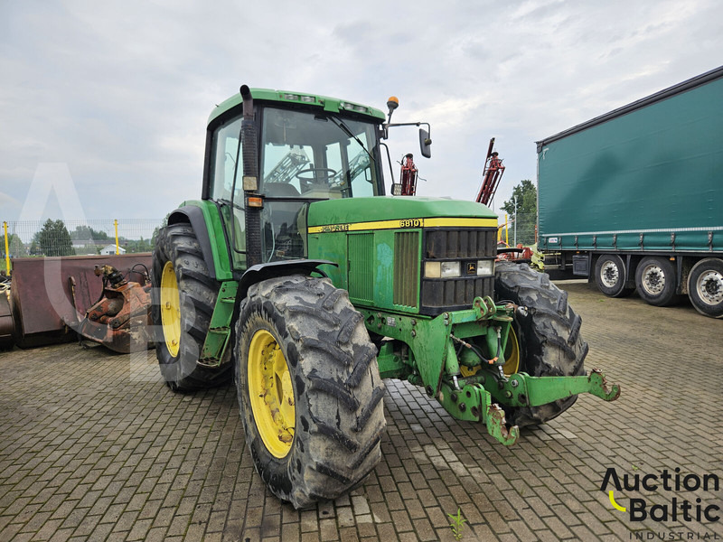 John Deere 6810 - جرار: صورة 2 John Deere 6810 - جرار: صورة 2