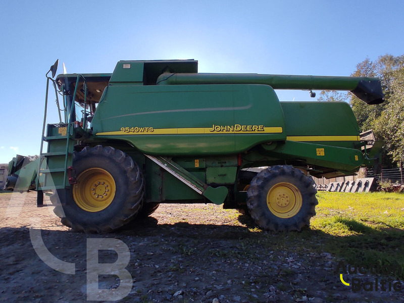 John Deere 9450 - حصادة موحَّدة: صورة 5 John Deere 9450 - حصادة موحَّدة: صورة 5