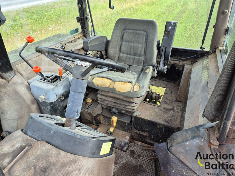 John Deere MFWD - جرار: صورة 5 John Deere MFWD - جرار: صورة 5