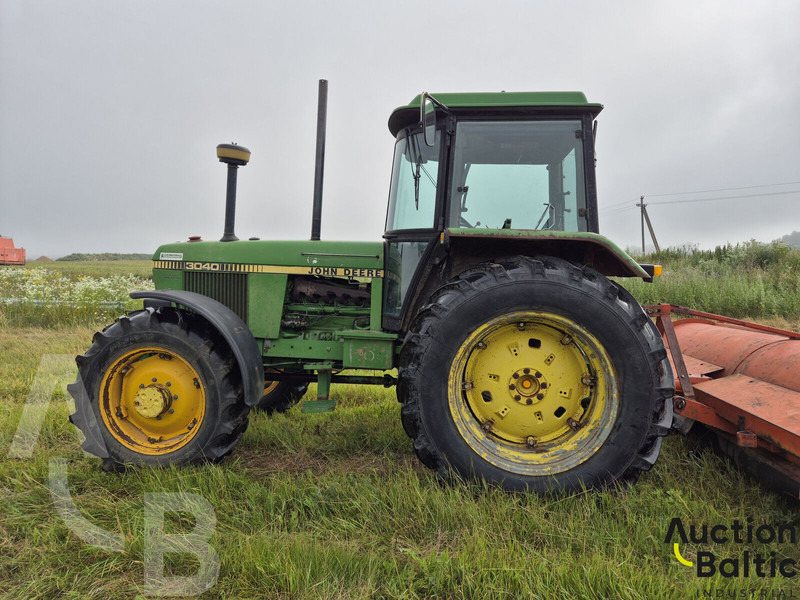 John Deere MFWD - جرار: صورة 3 John Deere MFWD - جرار: صورة 3