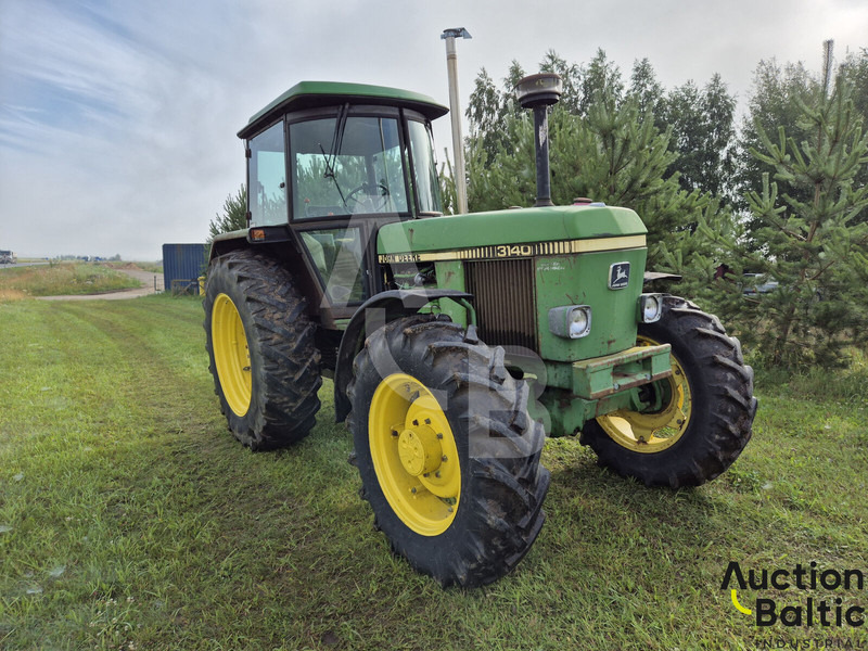 John Deere MFWD - جرار: صورة 2 John Deere MFWD - جرار: صورة 2