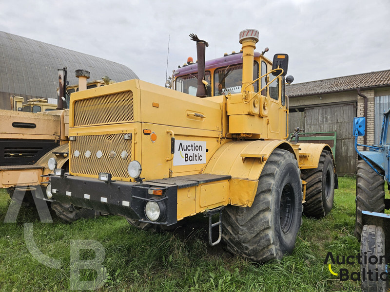 Kirovec K-701 - جرار: صورة 1 Kirovec K-701 - جرار: صورة 1