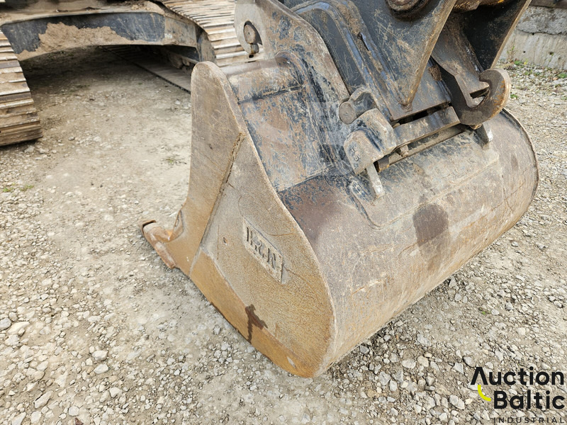 حفار زحاف Komatsu PC210LC-11: صورة 18