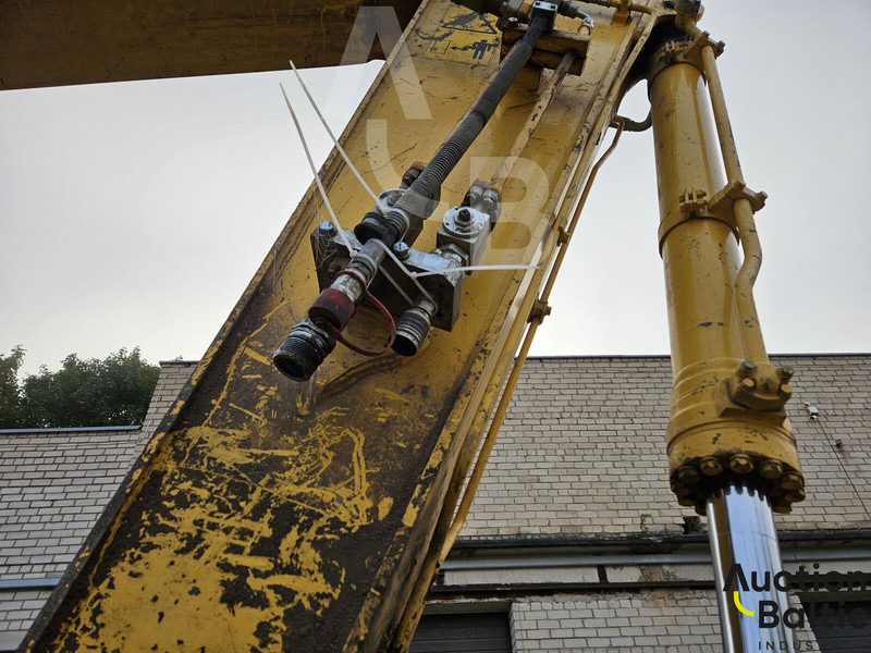 حفار زحاف Komatsu PC210LC-11: صورة 8