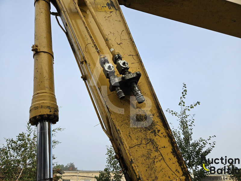 حفار زحاف Komatsu PC210LC-11: صورة 9