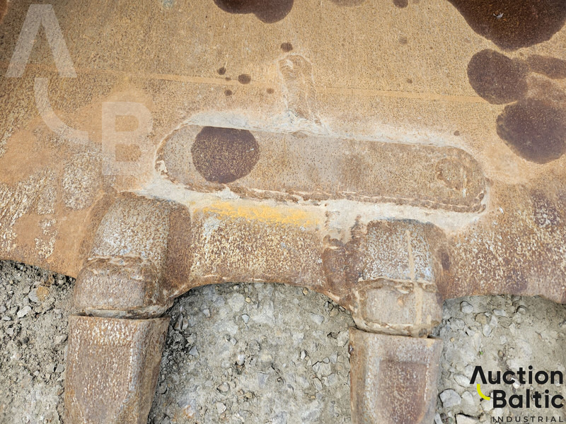 حفار زحاف Komatsu PC210LC-11: صورة 17