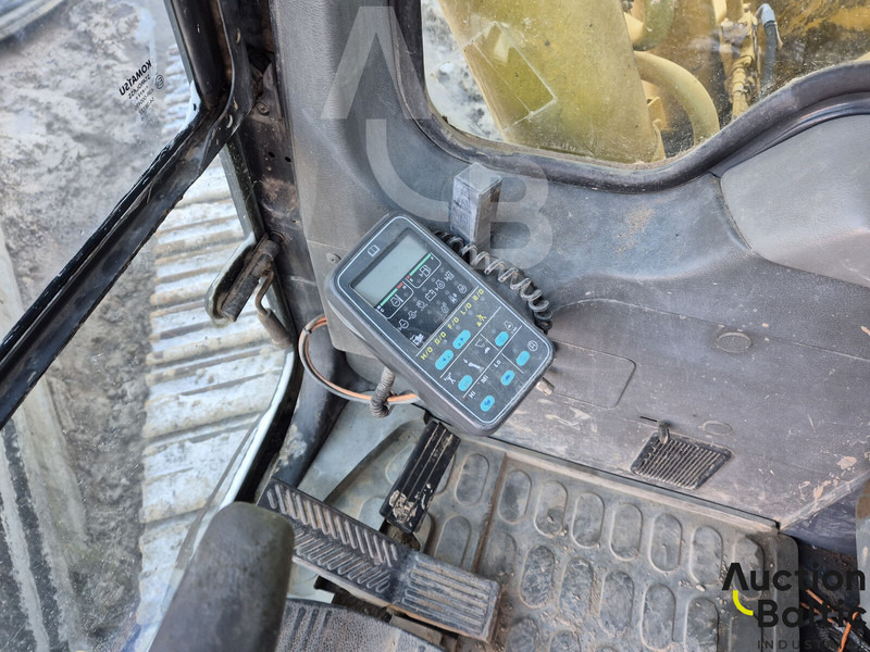 Komatsu PC240LC-6K - حفار زحاف: صورة 5 Komatsu PC240LC-6K - حفار زحاف: صورة 5