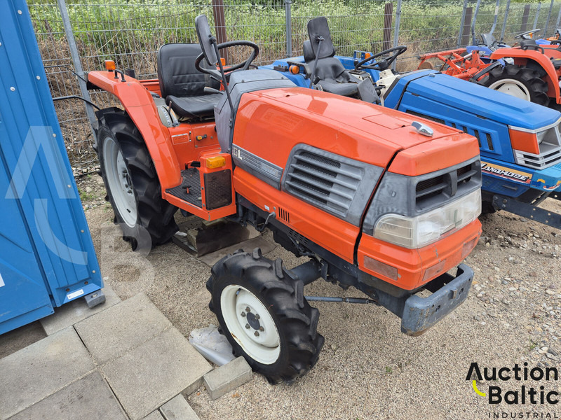 Kubota GL 240 - جرار: صورة 1 Kubota GL 240 - جرار: صورة 1