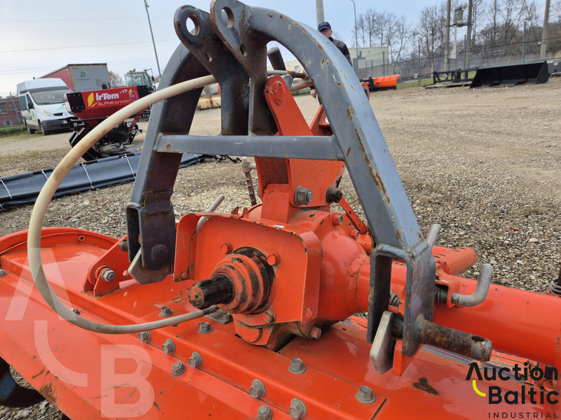 Kubota R 15T - مسلفة القوة: صورة 5 Kubota R 15T - مسلفة القوة: صورة 5