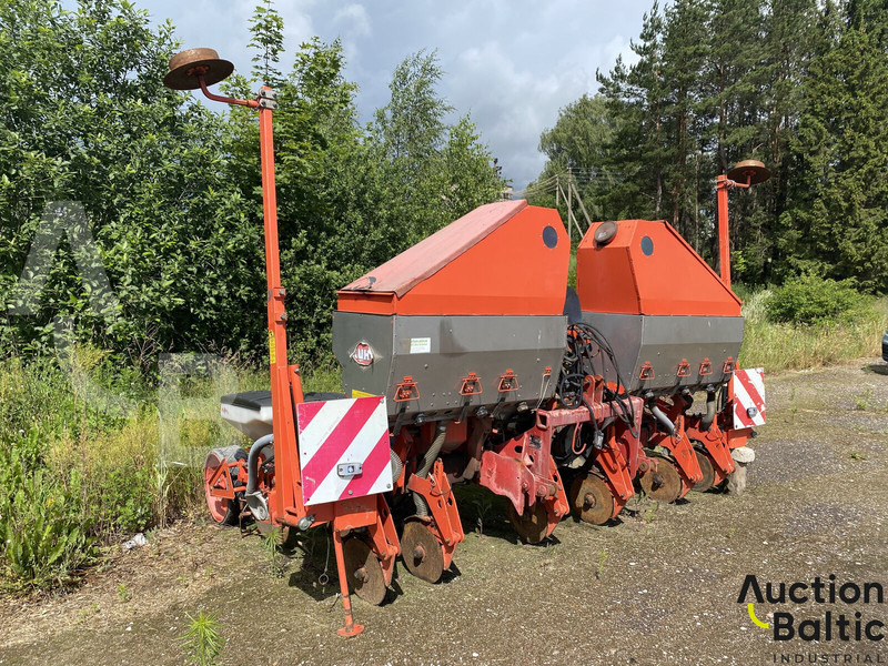 Kuhn Planter 2 - آلة نثر البذور الدقيقة: صورة 1 Kuhn Planter 2 - آلة نثر البذور الدقيقة: صورة 1