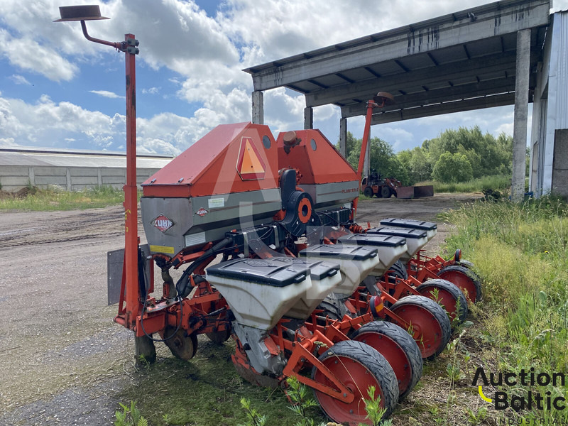 Kuhn Planter 2 - آلة نثر البذور الدقيقة: صورة 3 Kuhn Planter 2 - آلة نثر البذور الدقيقة: صورة 3