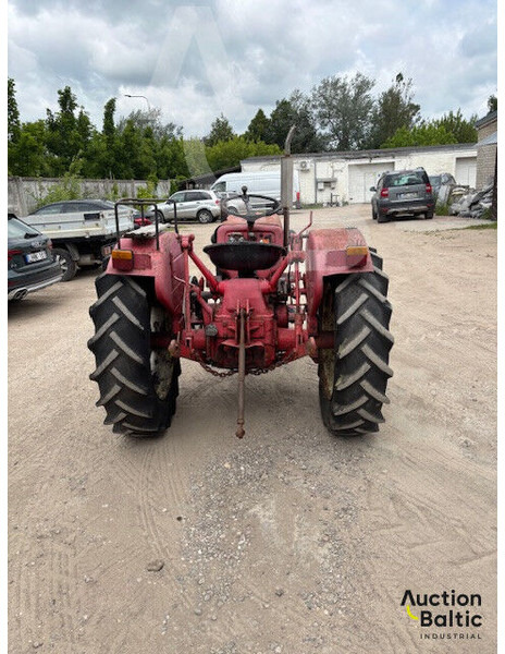 MCCORMICK International Farmall D-324 - جرار: صورة 5 MCCORMICK International Farmall D-324 - جرار: صورة 5