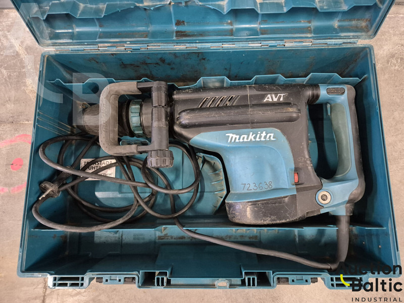 Makita HM1213C - آلات البناء: صورة 1 Makita HM1213C - آلات البناء: صورة 1