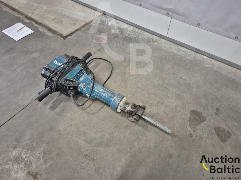 Makita HM1812 - آلات البناء: صورة 1 Makita HM1812 - آلات البناء: صورة 1