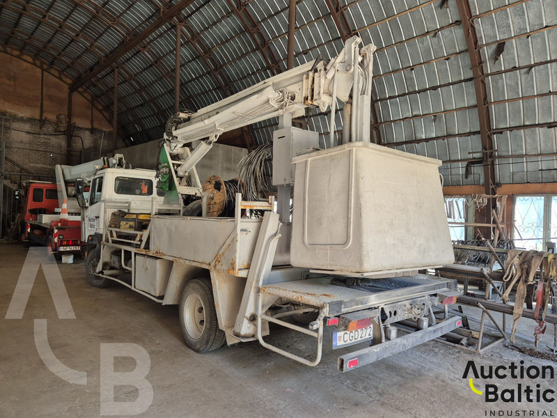Mercedes-Benz 1114 - منصة تلسكوبية محمولة على شاحنة: صورة 3 Mercedes-Benz 1114 - منصة تلسكوبية محمولة على شاحنة: صورة 3