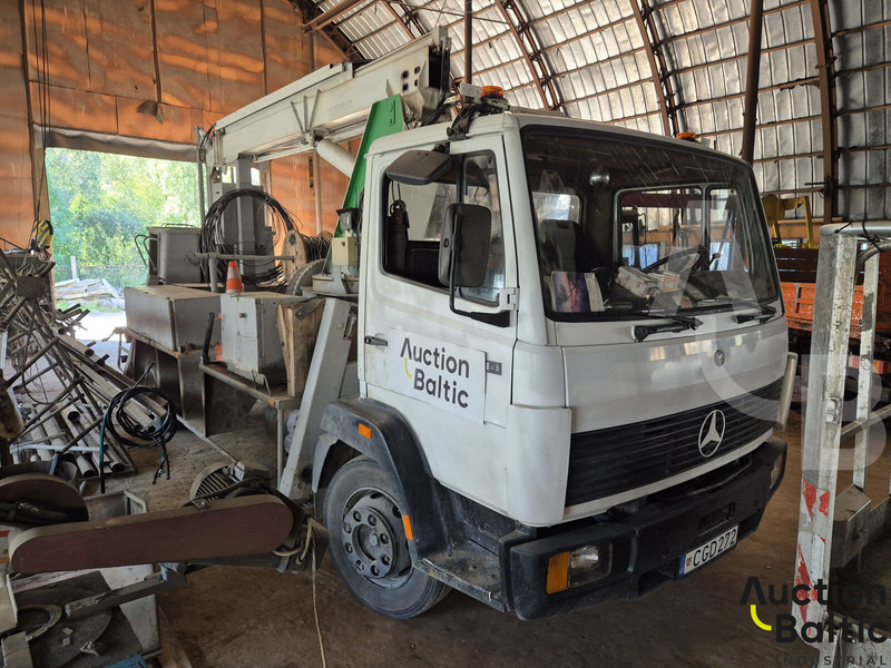 Mercedes-Benz 1114 - منصة تلسكوبية محمولة على شاحنة: صورة 2 Mercedes-Benz 1114 - منصة تلسكوبية محمولة على شاحنة: صورة 2