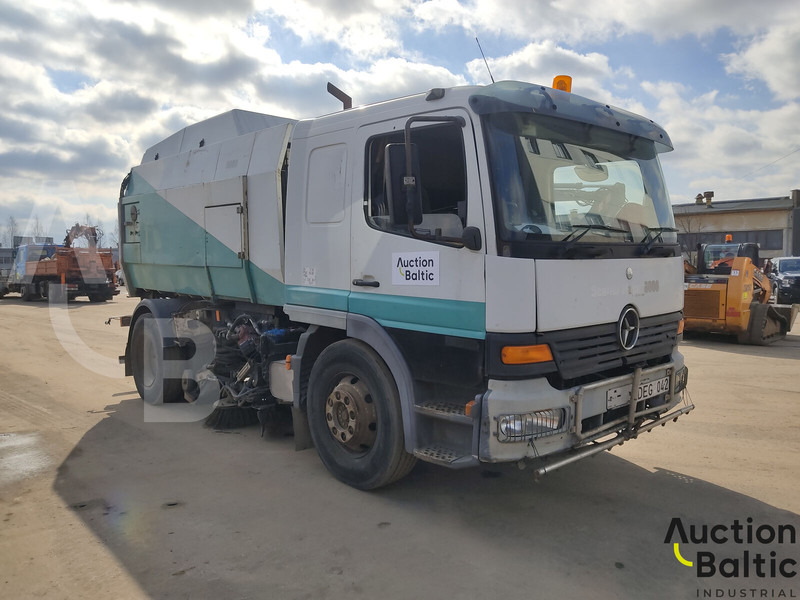 Mercedes-Benz 1517 - سياره كنس شوارع: صورة 2 Mercedes-Benz 1517 - سياره كنس شوارع: صورة 2