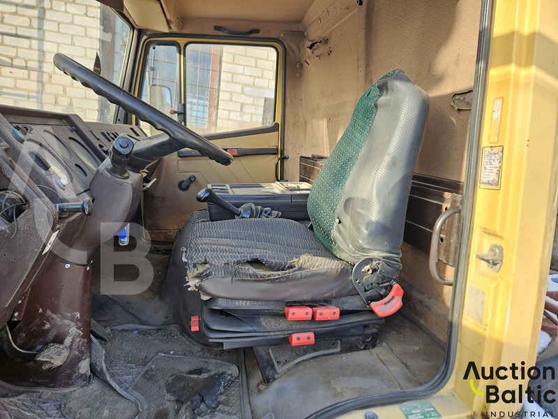 شاحنة صهريج لنقل الوقود Mercedes-Benz 814: صورة 7