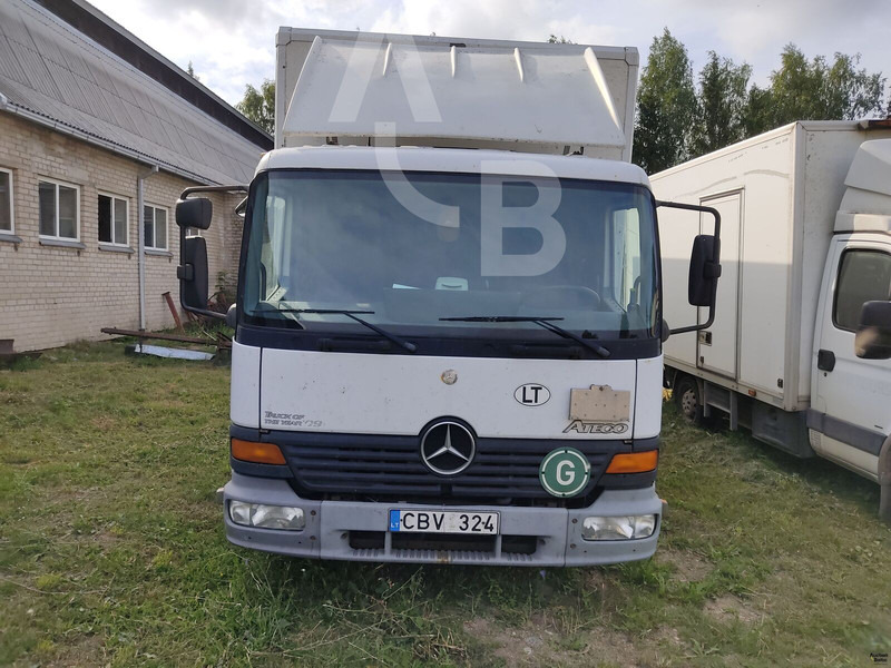 Mercedes-Benz 815 - شاحنة نقل خيل: صورة 3 Mercedes-Benz 815 - شاحنة نقل خيل: صورة 3