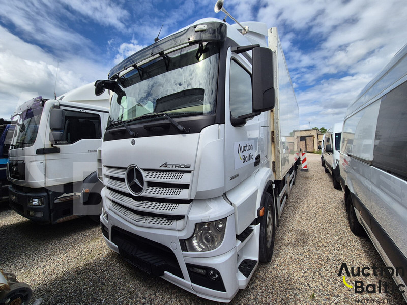 Mercedes-Benz Actros 2551 - شاحنة مقفلة: صورة 1 Mercedes-Benz Actros 2551 - شاحنة مقفلة: صورة 1
