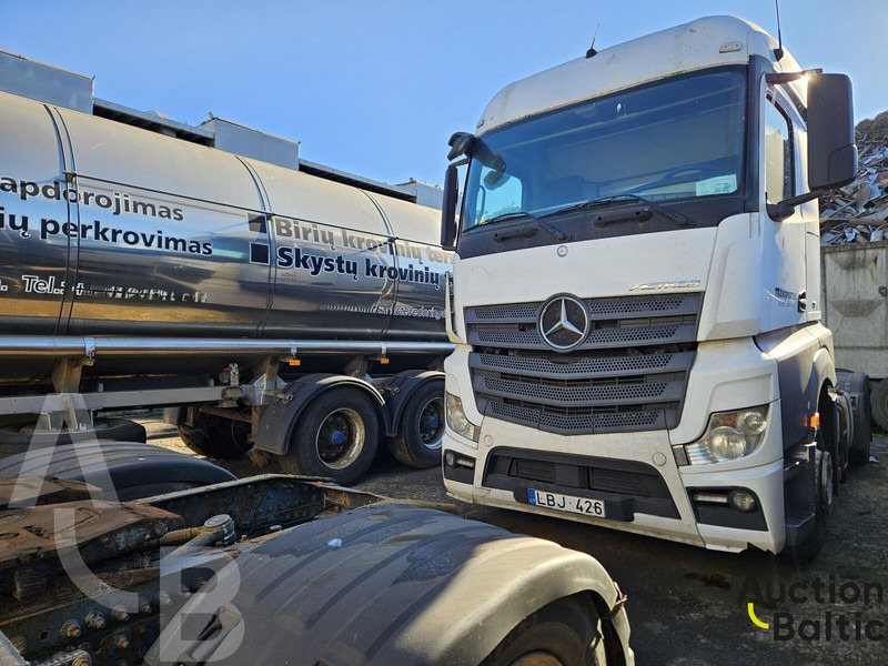 Mercedes-Benz Actros - وحدة جر: صورة 2 Mercedes-Benz Actros - وحدة جر: صورة 2