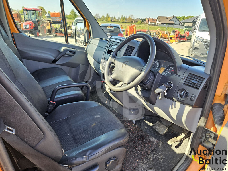 Mercedes-Benz Sprinter - شاحنة النفايات: صورة 5 Mercedes-Benz Sprinter - شاحنة النفايات: صورة 5
