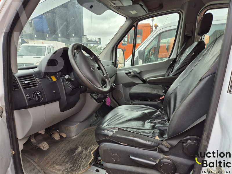 Mercedes-Benz Sprinter - شاحنة ستارة جانبية: صورة 5 Mercedes-Benz Sprinter - شاحنة ستارة جانبية: صورة 5
