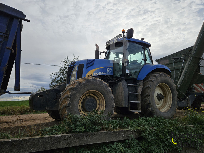 New Holland T 8040 - جرار: صورة 2 New Holland T 8040 - جرار: صورة 2