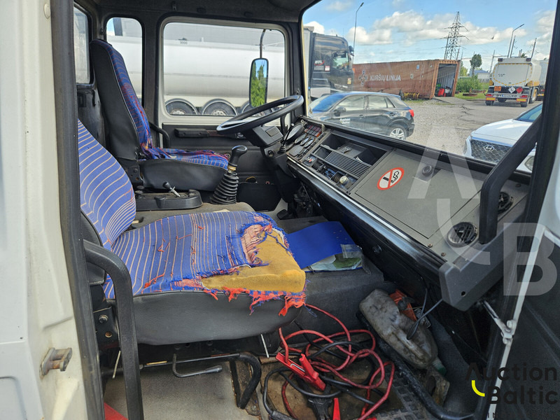 Renault Midliner S 150 - شاحنة صهريج: صورة 5 Renault Midliner S 150 - شاحنة صهريج: صورة 5