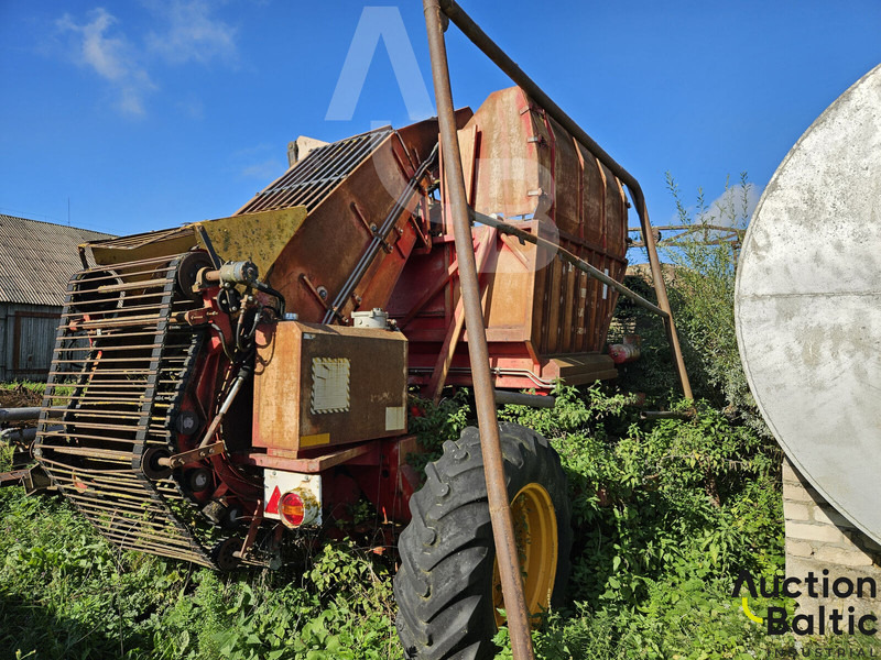 TIM Sugar beet harvester - حصادة موحَّدة: صورة 2 TIM Sugar beet harvester - حصادة موحَّدة: صورة 2