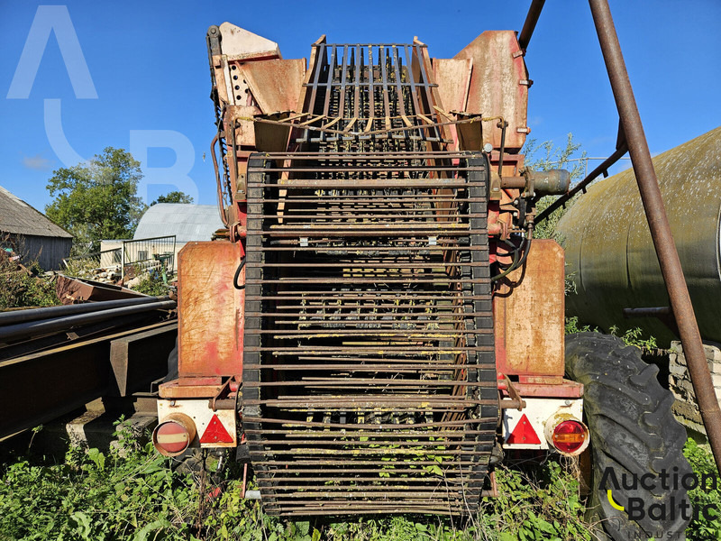 TIM Sugar beet harvester - حصادة موحَّدة: صورة 3 TIM Sugar beet harvester - حصادة موحَّدة: صورة 3