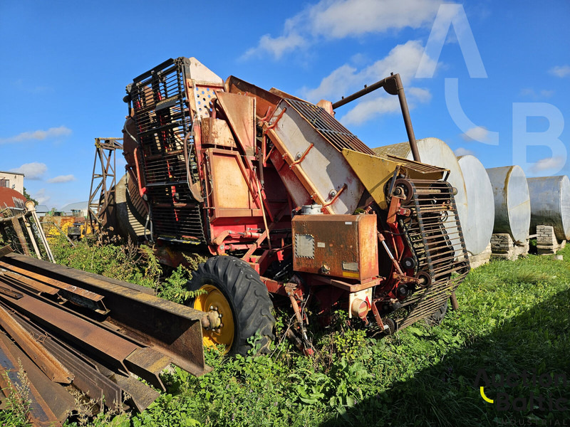 TIM Sugar beet harvester - حصادة موحَّدة: صورة 1 TIM Sugar beet harvester - حصادة موحَّدة: صورة 1