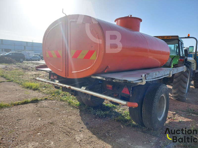 Trailer for transporting and watering water - مقطورة صهريج: صورة 3 Trailer for transporting and watering water - مقطورة صهريج: صورة 3