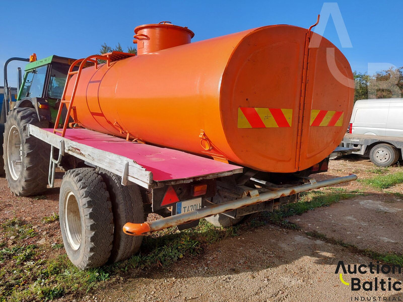 Trailer for transporting and watering water - مقطورة صهريج: صورة 4 Trailer for transporting and watering water - مقطورة صهريج: صورة 4