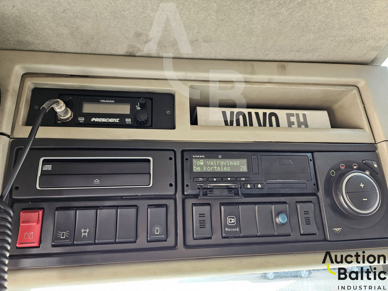 شاحنة صهريج لنقل الوقود Volvo FH 420: صورة 15