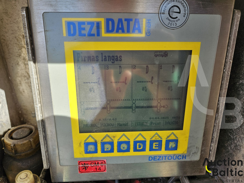 شاحنة صهريج لنقل الوقود Volvo FH 420: صورة 17