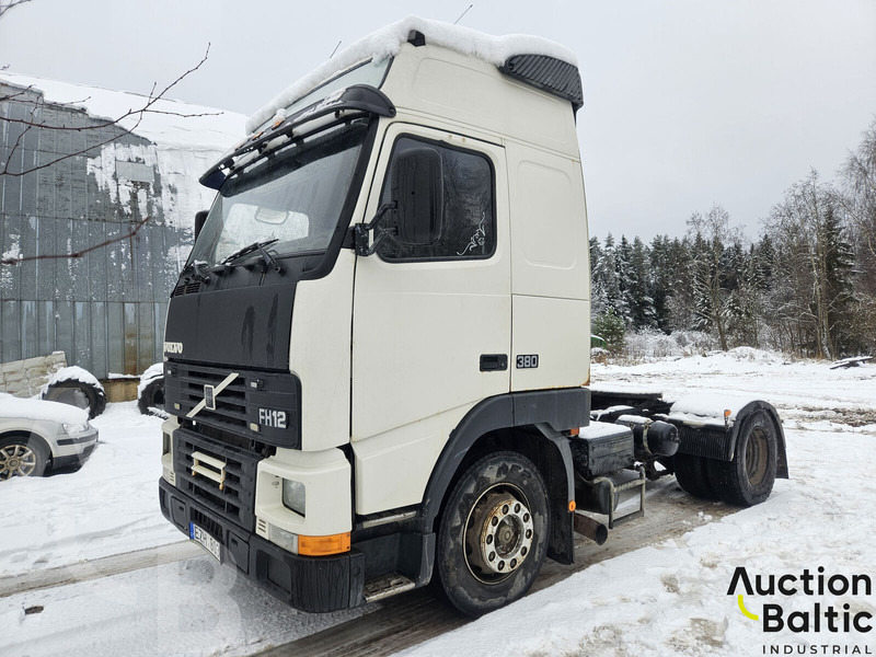 Volvo FH12 - وحدة جر: صورة 1 Volvo FH12 - وحدة جر: صورة 1