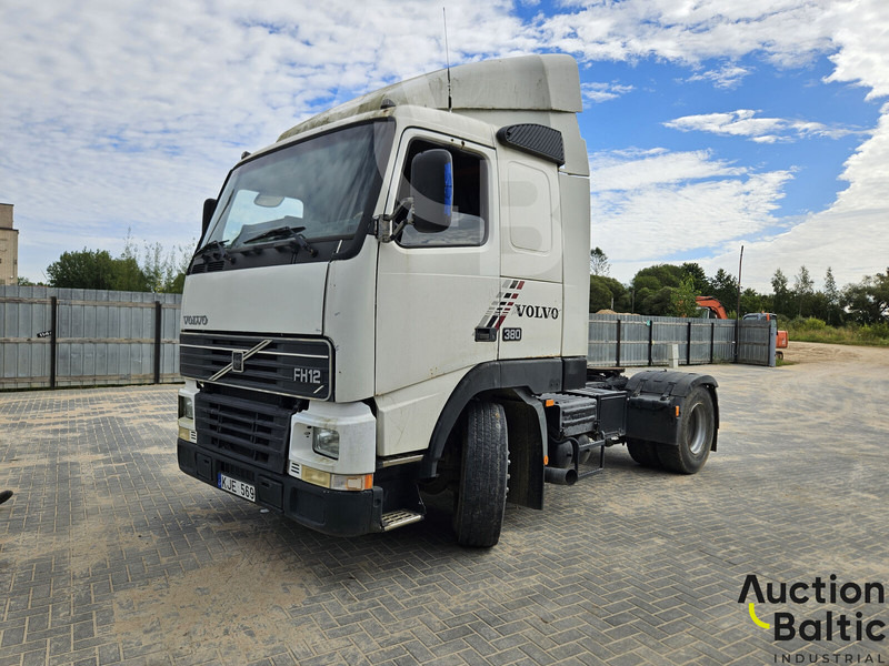 Volvo FH12 - وحدة جر: صورة 1 Volvo FH12 - وحدة جر: صورة 1