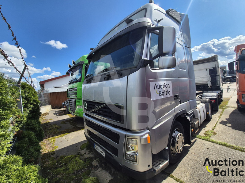 Volvo FH12 - وحدة جر: صورة 1 Volvo FH12 - وحدة جر: صورة 1